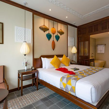 Cozy Savvy Boutique Hotel Hoi An Bagian luar foto