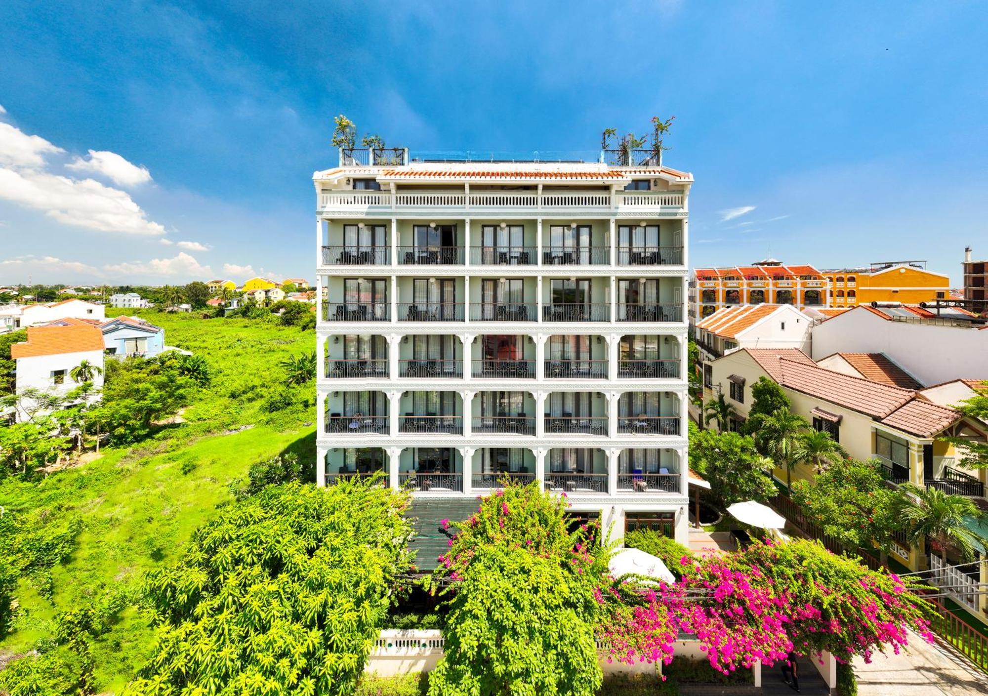 Cozy Savvy Boutique Hotel Hoi An Bagian luar foto The hotel in 2019