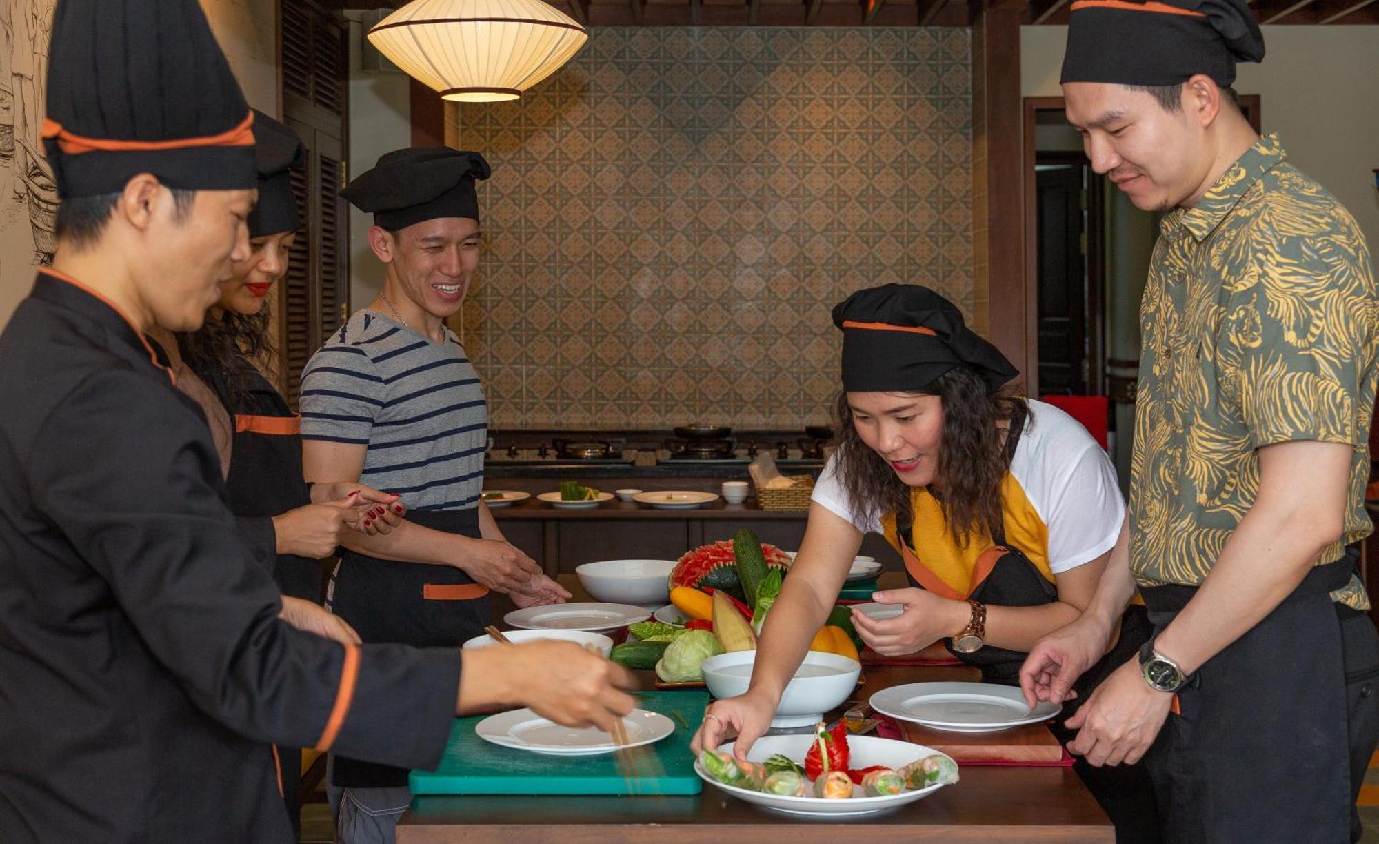 Cozy Savvy Boutique Hotel Hoi An Bagian luar foto Thai cooking class
