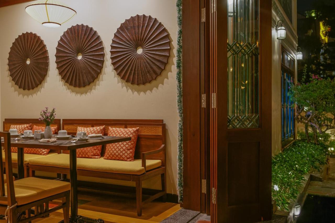 Cozy Savvy Boutique Hotel Hoi An Bagian luar foto Interior of a restaurant in Ho Chi Minh City